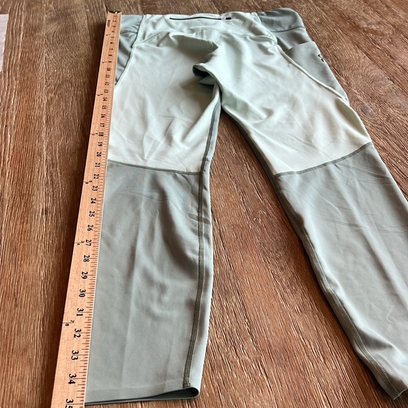 ON PERFORMANCE “run on clouds” 7/8 running tights, NWOT, size XL - Picture 9 of 13